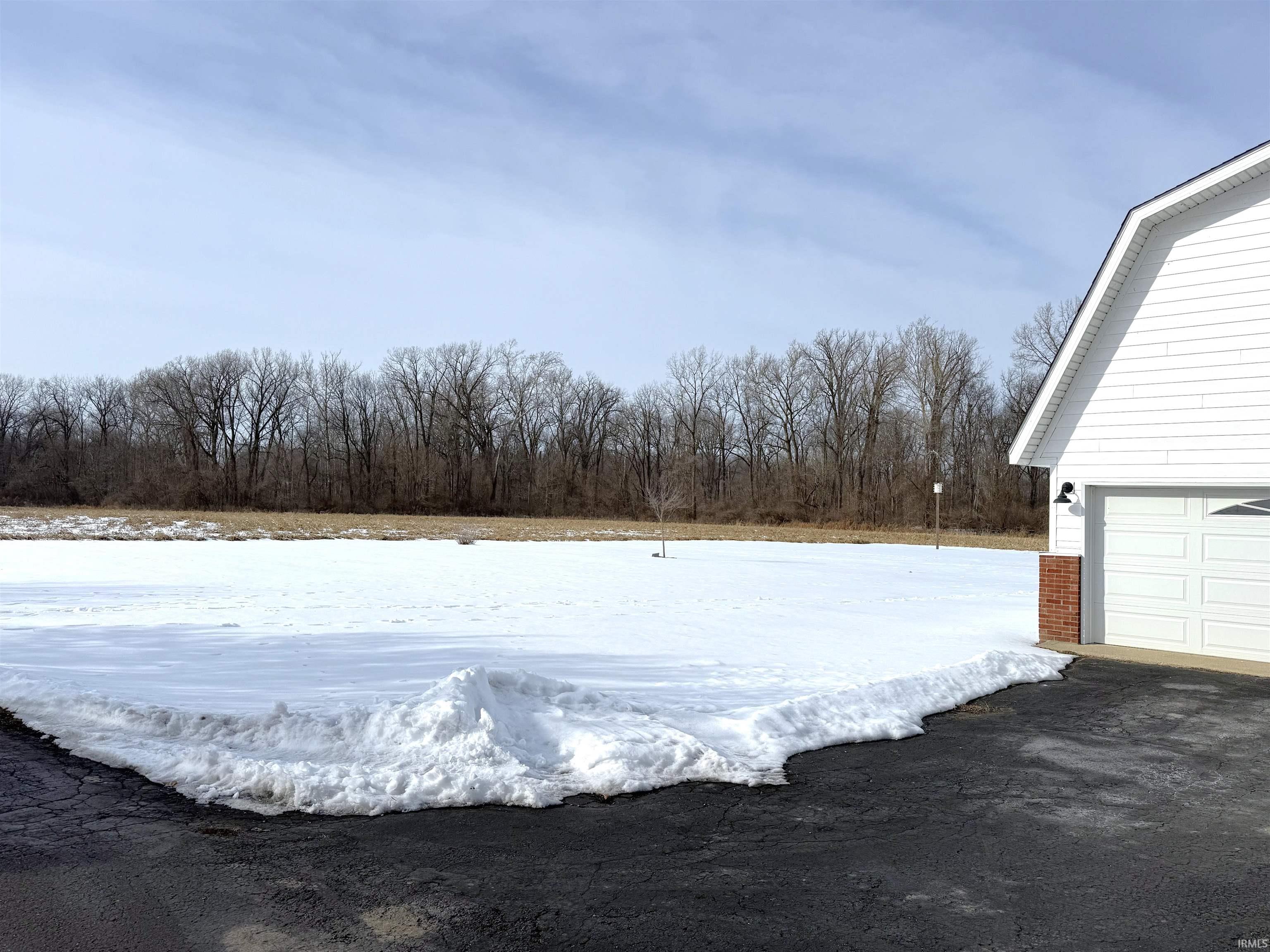 2892 E US Highway 136