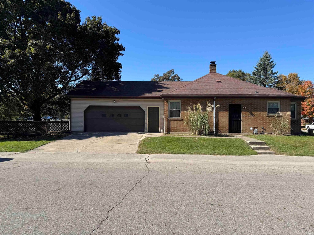 Photo of 401 W 9th Street, Rochester, IN 46975 (MLS # 202643591)