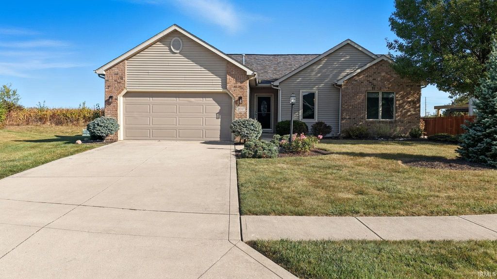 Photo of 2017 Falcon Ridge Court, Fort Wayne, IN 46845 (MLS # 202539997)