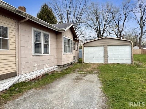 Tiny photo for 237 Ringwood Way, Anderson, IN 46013 (MLS # 202611823)