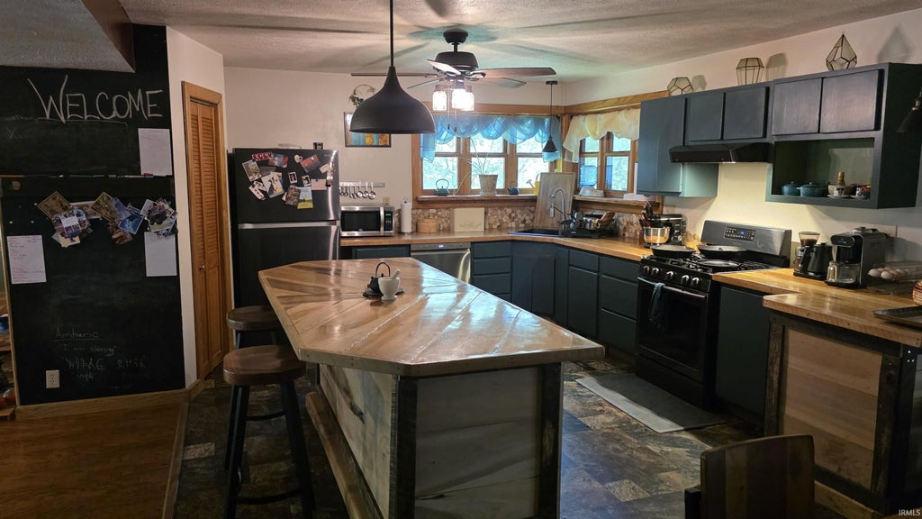 Photo of 4595 Plum Creek Road, Nashville, IN 47448 (MLS # 202631164)