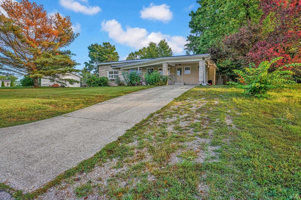 Photo of 316 Eastwood Drive, Bedford, IN 47421 (MLS # 202639806)