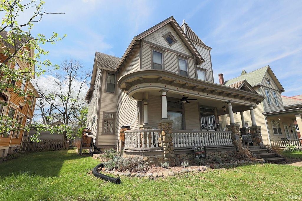 Photo of 2512 S Harrison Street, Fort Wayne, IN 46807 (MLS # 202613170)