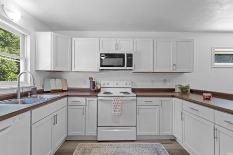 Tiny photo for 4244 W 100 N, Kokomo, IN 46901 (MLS # 202532279)