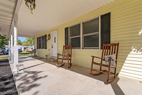 Tiny photo for 4244 W 100 N, Kokomo, IN 46901 (MLS # 202532279)