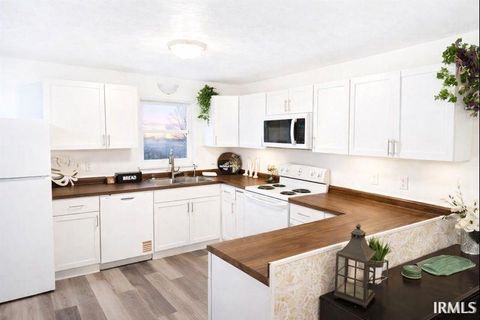 Tiny photo for 4244 W 100 N, Kokomo, IN 46901 (MLS # 202532279)