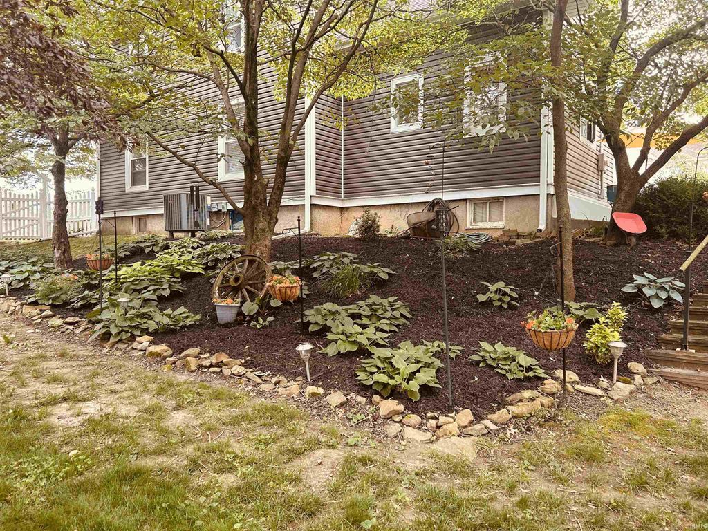 Photo of 715 SE 2nd Street, Washington, IN 47501 (MLS # 202603157)