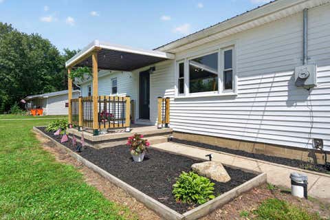 Tiny photo for 5995 Logansport Road, Logansport, IN 46947 (MLS # 202626041)