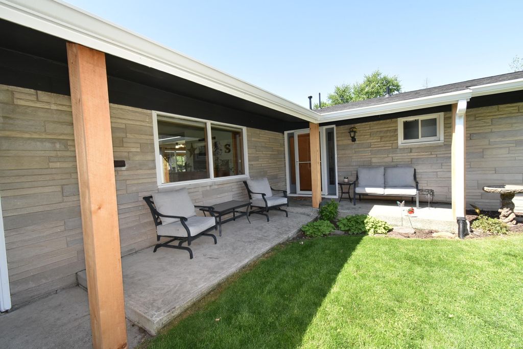 Photo of 1110 E 6Th Street, Fowler, IN 47944 (MLS # 202616516)