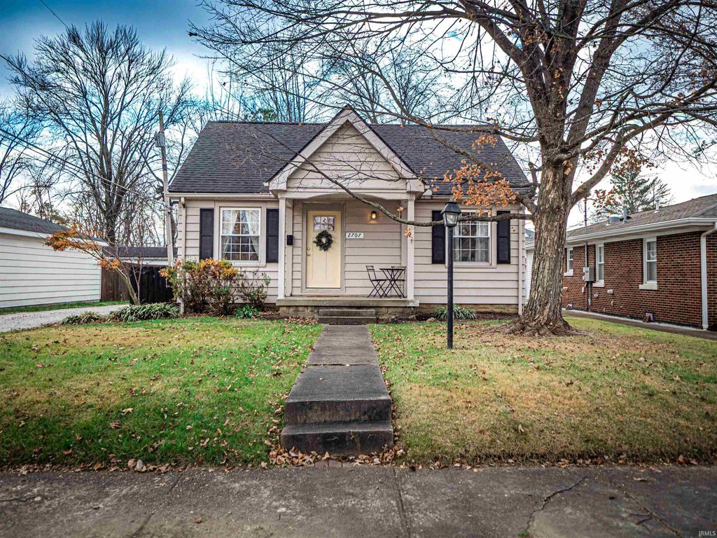 Photo of 2707 E Chandler Avenue, Evansville, IN 47714 (MLS # 202547871)