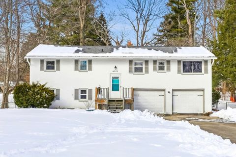 Photo of 4022 W Glen Oaks Drive, Bloomington, IN 47403 (MLS # 202603698)