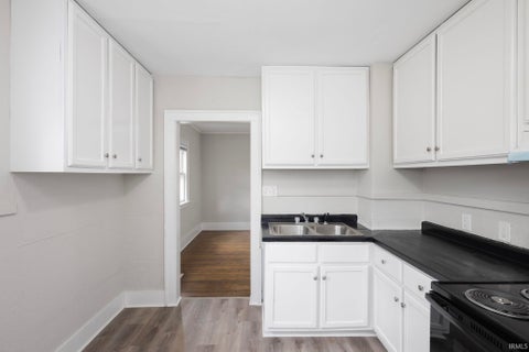 Tiny photo for 221 E 8th Street, Mishawaka, IN 46544 (MLS # 202612827)