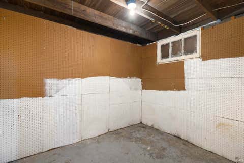 Tiny photo for 221 E 8th Street, Mishawaka, IN 46544 (MLS # 202612827)
