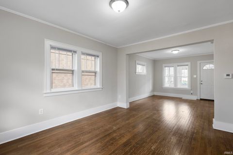 Tiny photo for 221 E 8th Street, Mishawaka, IN 46544 (MLS # 202612827)