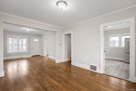 Tiny photo for 221 E 8th Street, Mishawaka, IN 46544 (MLS # 202612827)