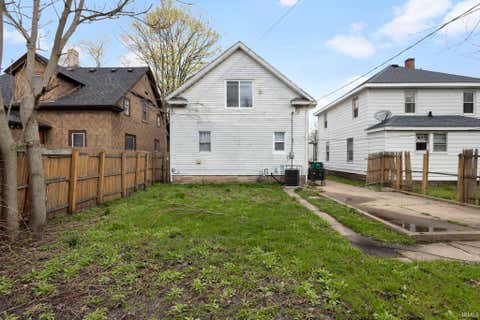 Tiny photo for 221 E 8th Street, Mishawaka, IN 46544 (MLS # 202612827)
