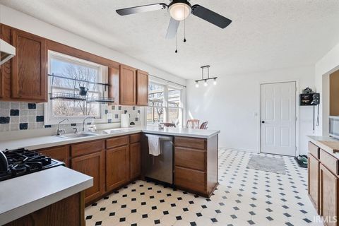 Tiny photo for 37 N 975 WEST, Kokomo, IN 46901 (MLS # 202606492)