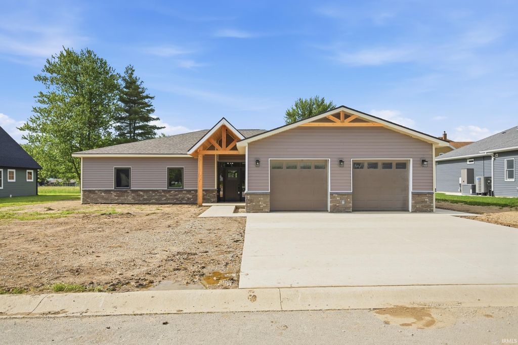Photo of 1005 Joanna Court, Garrett, IN 46738 (MLS # 202620224)