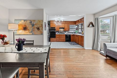 Tiny photo for 912 Crestview Place, Lafayette, IN 47905 (MLS # 202541749)