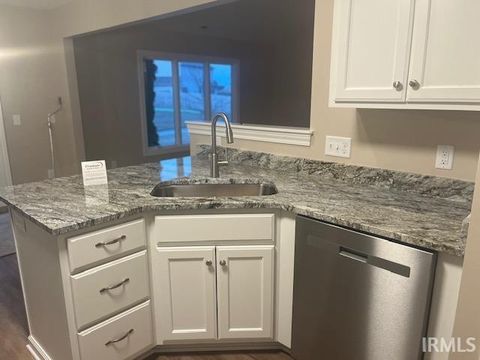 Tiny photo for 671 Walkmans Cove, Fort Wayne, IN 46814 (MLS # 202604862)