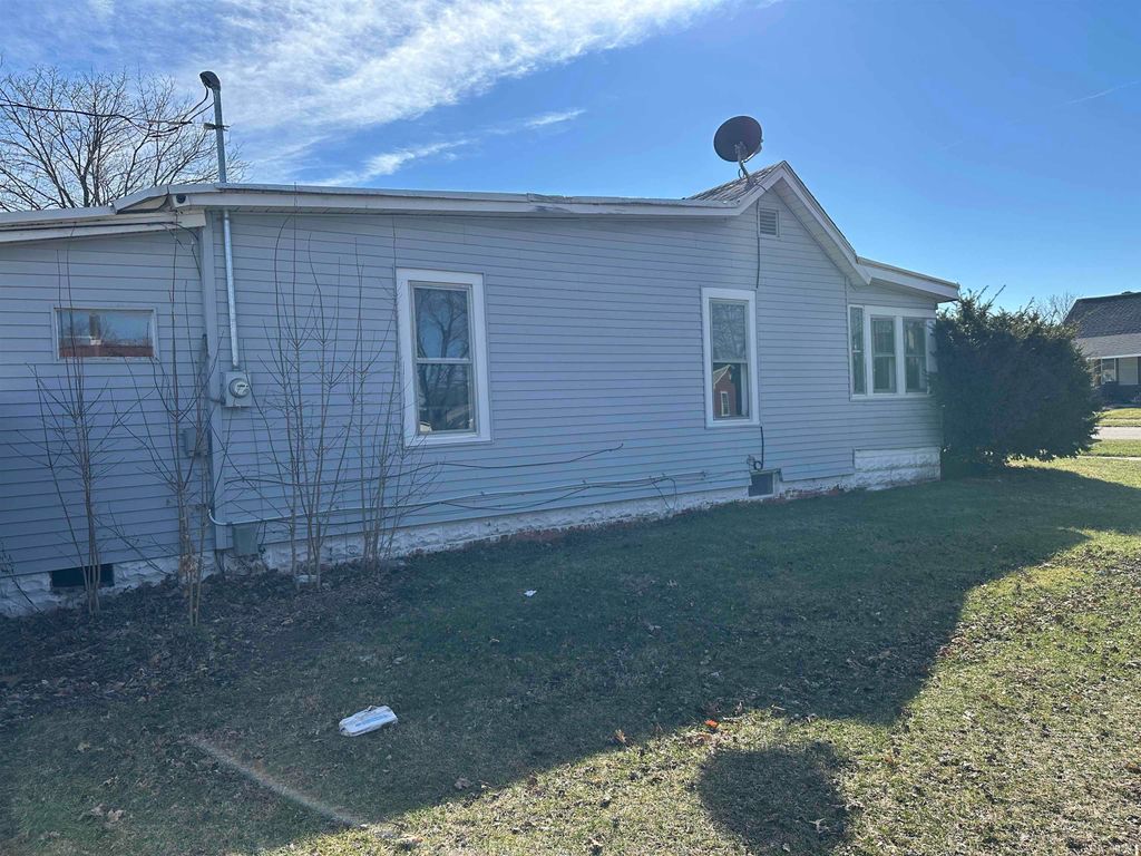 Photo of 604 Ohio Street, Walkerton, IN 46574 (MLS # 202607941)
