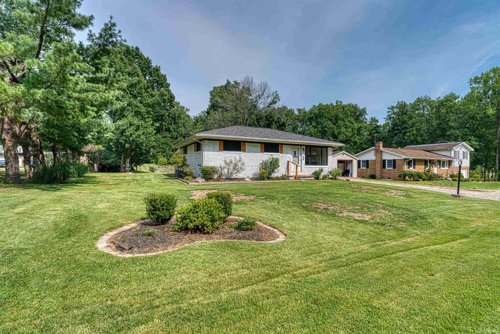 Photo of 7701 Bartels Road, Evansville, IN 47710 (MLS # 202630382)