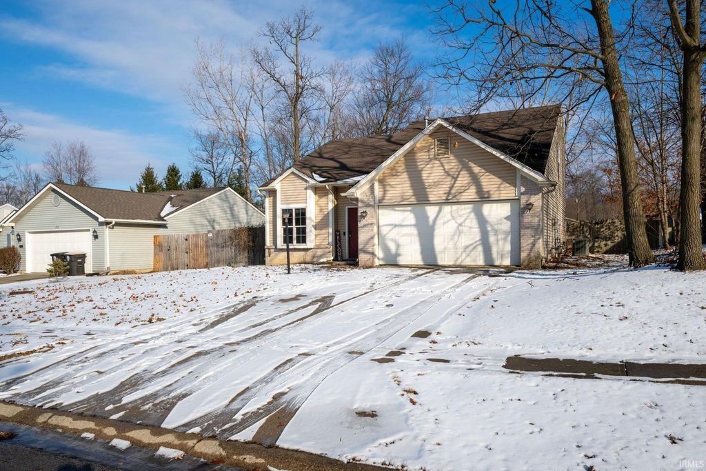Photo of 122 Spring Forest Court, Fort Wayne, IN 46804 (MLS # 202602543)