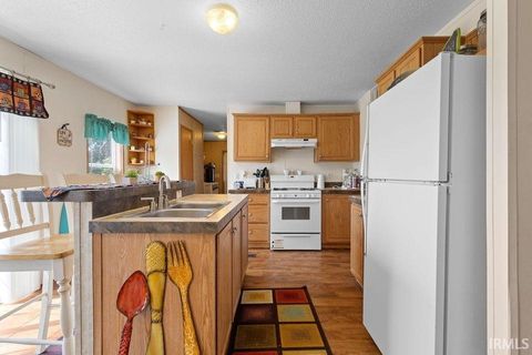 Tiny photo for 6468 N Bedford Bay Court, Monon, IN 47959 (MLS # 202608636)