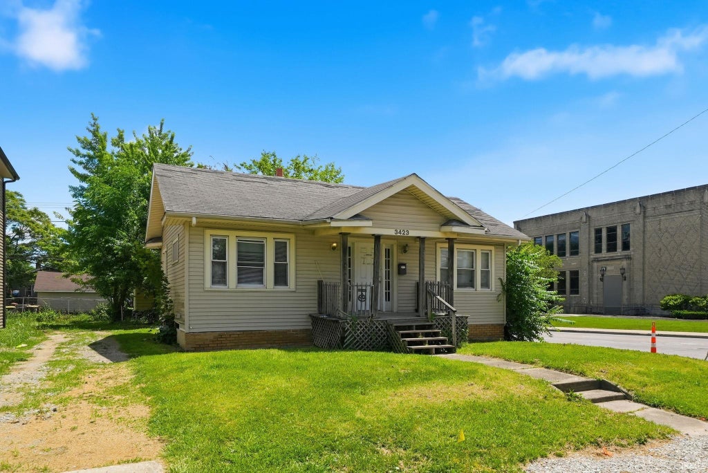 Photo of 3423 S Anthony Boulevard, Fort Wayne, IN 46806 (MLS # 202623667)