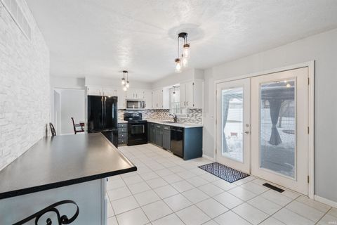 Tiny photo for 506 S Harrison Street, Greentown, IN 46936 (MLS # 202604095)