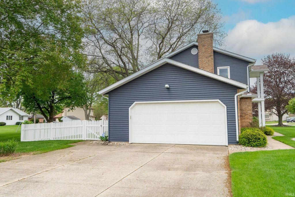 Photo of 16300 Hamilton Street, Granger, IN 46530 (MLS # 202615233)
