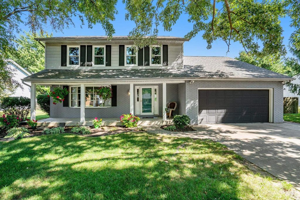 Photo of 624 Windy Cove Court, Mishawaka, IN 46544 (MLS # 202537442)