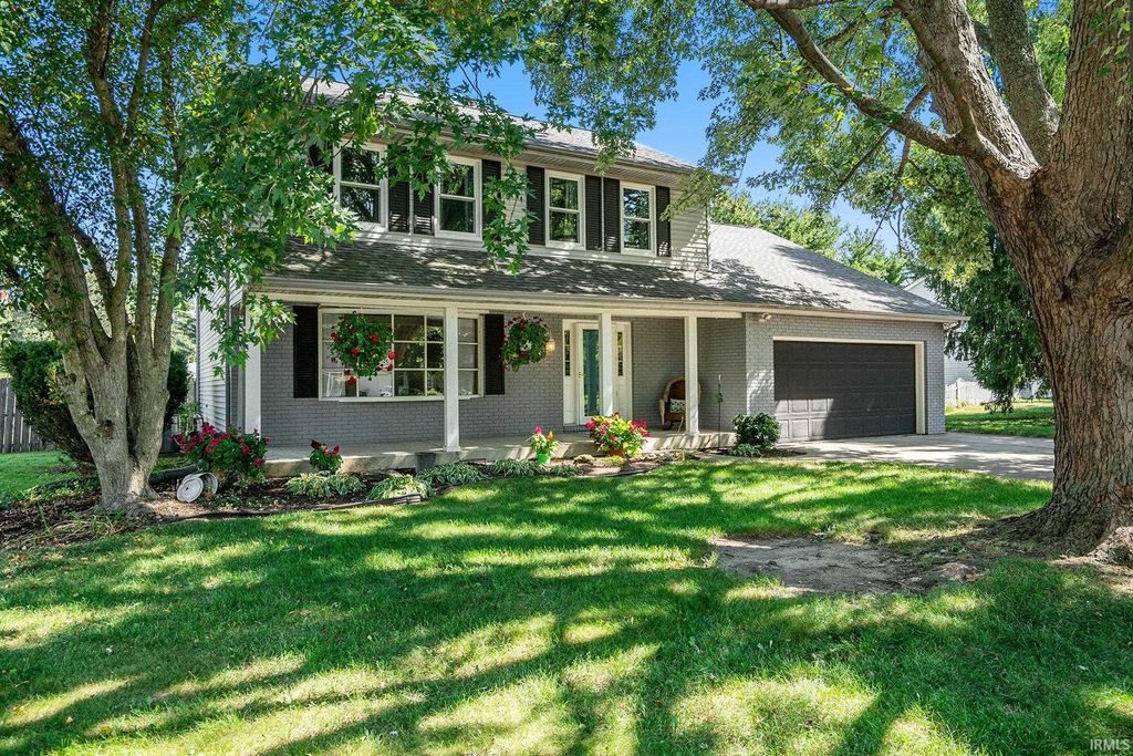 Photo of 624 Windy Cove Court, Mishawaka, IN 46544 (MLS # 202537442)