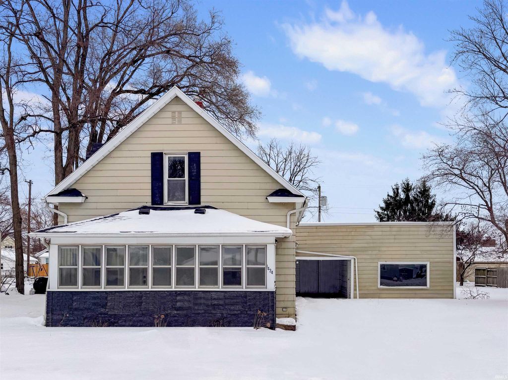 Photo of 1434 E 4Th Street, Mishawaka, IN 46544 (MLS # 202603629)