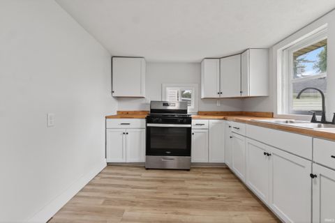 Tiny photo for 1110 E Vaille Avenue, Kokomo, IN 46901 (MLS # 202618645)