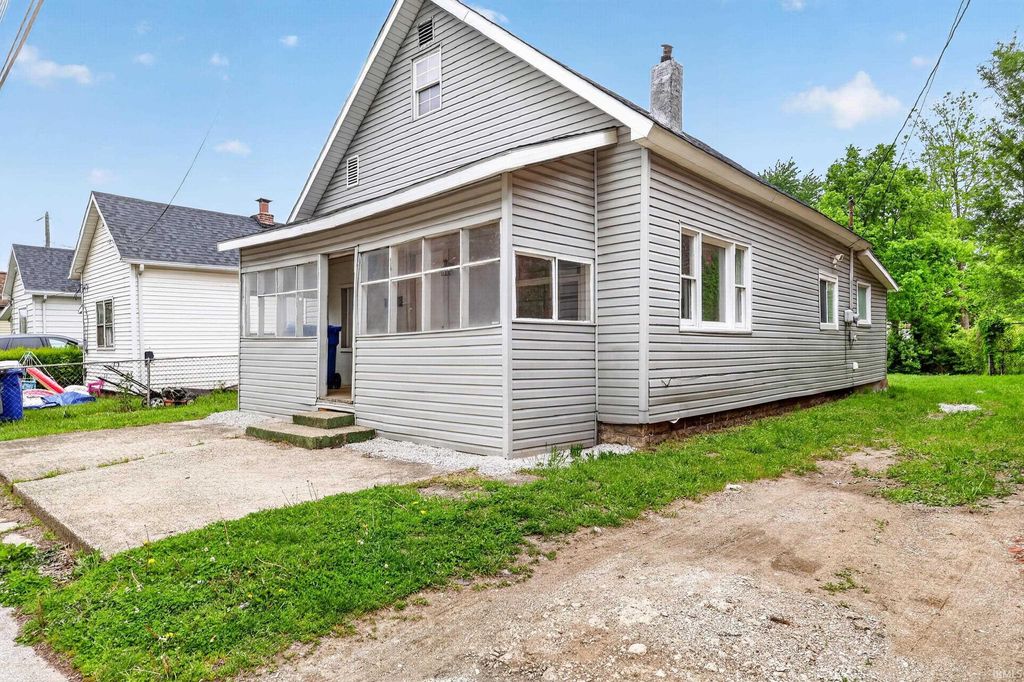Photo of 1110 E Vaille Avenue, Kokomo, IN 46901 (MLS # 202618645)