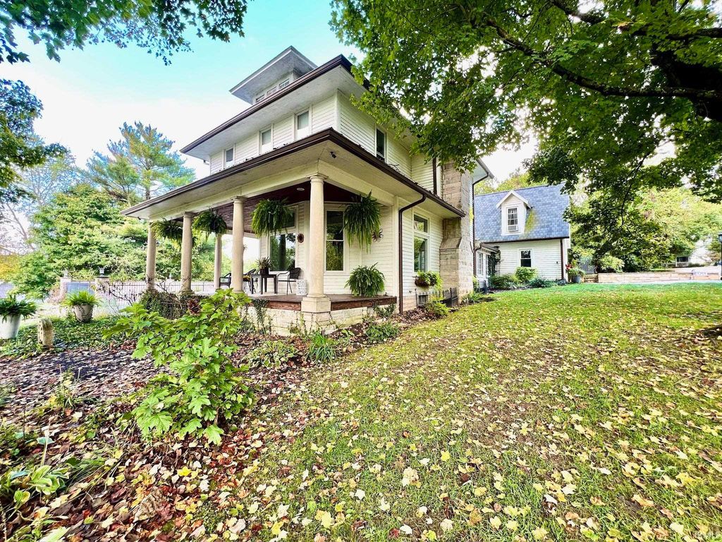 Photo of 330 Hawthorne Drive, Bedford, IN 47421 (MLS # 202541322)