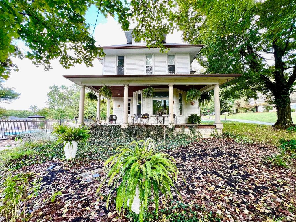 Photo of 330 Hawthorne Drive, Bedford, IN 47421 (MLS # 202541322)