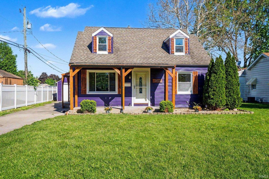 Photo of 2411 Eisenhower Avenue, South Bend, IN 46615 (MLS # 202617128)