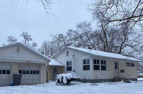 Photo of 2559 County Rd 10 Road, Elkhart, IN 46514 (MLS # 202548046)