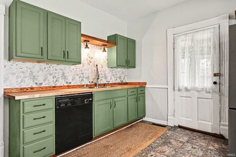 Tiny photo for 513 W 5th Street, Rochester, IN 46975 (MLS # 202627264)