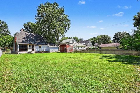 Tiny photo for 513 W 5th Street, Rochester, IN 46975 (MLS # 202627264)