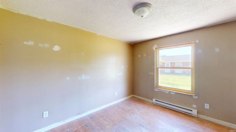 Tiny photo for 408 N Jefferson Street, Converse, IN 46919 (MLS # 202621117)