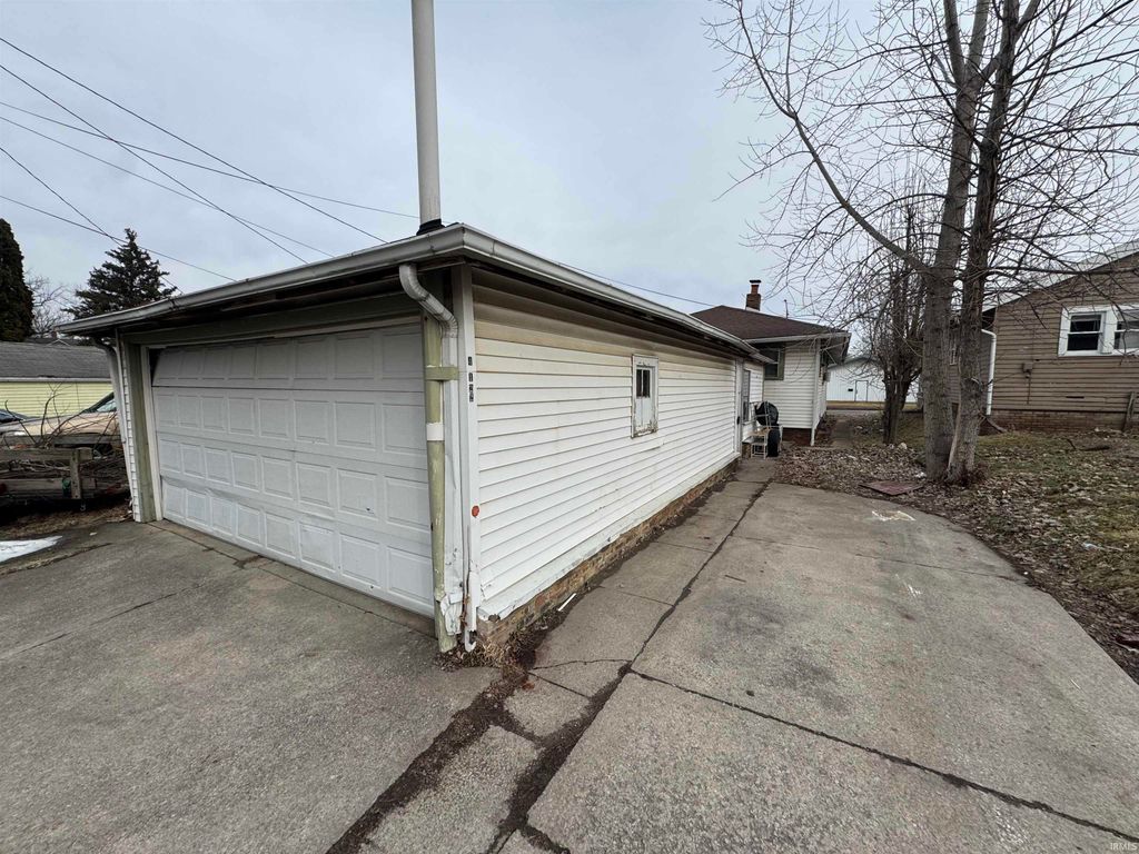 Photo of 4122 S Lafayette Street, Fort Wayne, IN 46806 (MLS # 202605162)