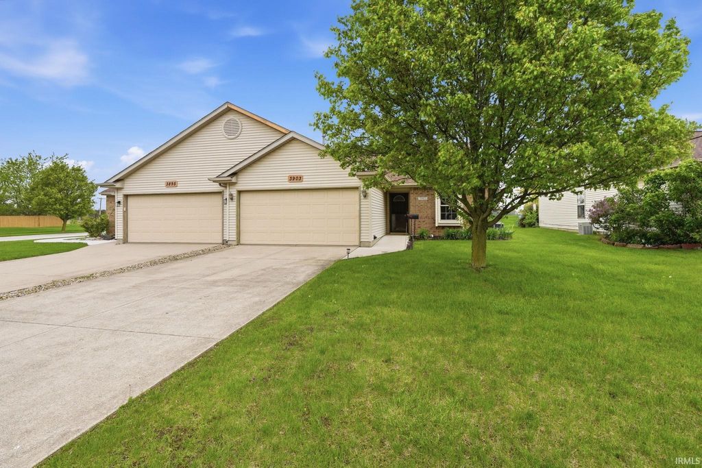 Photo of 3903 Cobblestone Cove, New Haven, IN 46774 (MLS # 202615478)