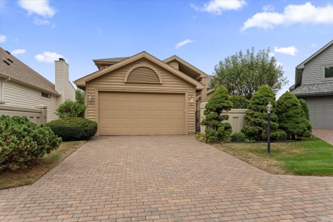 Tiny photo for 809 Bittersweet Cove Drive, Mishawaka, IN 46544 (MLS # 202638007)