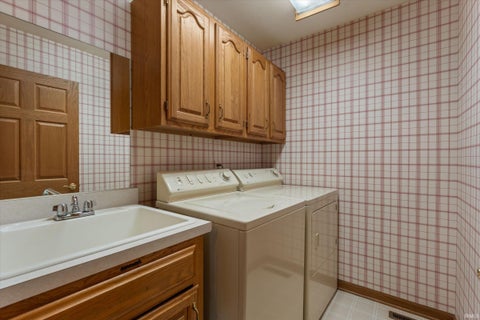 Tiny photo for 809 Bittersweet Cove Drive, Mishawaka, IN 46544 (MLS # 202638007)