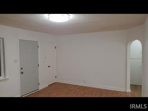 Tiny photo for 925 W Main Street, Portland, IN 47371 (MLS # 202605123)