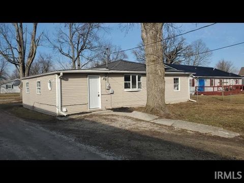 Tiny photo for 925 W Main Street, Portland, IN 47371 (MLS # 202605123)