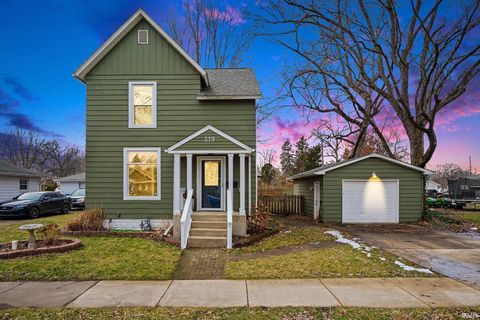 Photo of 319 Massachusetts Avenue, Elkhart, IN 46514 (MLS # 202604303)